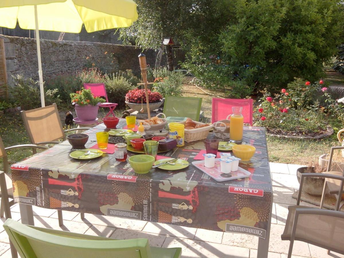 Les Hirondelles Acomodação com café da manhã Onzain Exterior foto